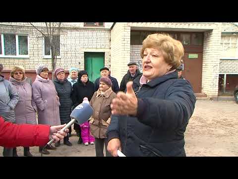 Жители дома  по улице Цюрупы в Курске вместо благоустройства получили разбитый двор