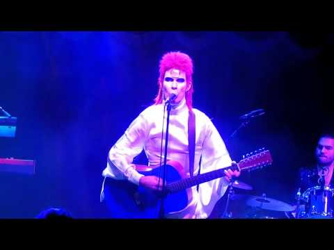 Space Oddity -  Absolute Bowie