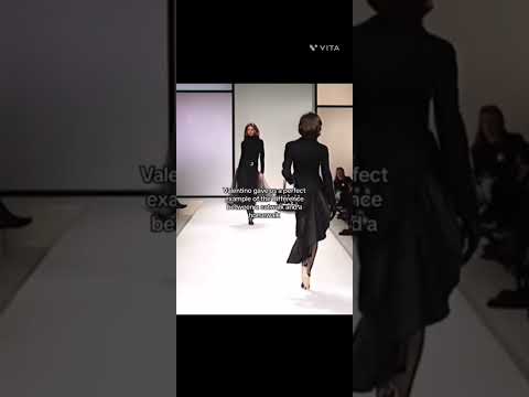 Shalom or Gisele ?✨ Valentino Fall 00 ✨ #fashion #gisele #horsewalk