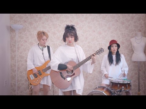 download lagu mp3 mp4 Enamoured, download lagu Enamoured gratis, unduh video klip Enamoured