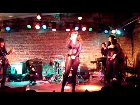 DollSquad - Writing On The Wall