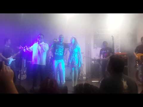 Banda Música Urbana no Melusa Clube em Araraquara (08-08-2015) - Perfeição (Lithium)