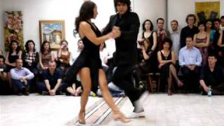 Adrian Veredice y Alejandra Hobert Bucuresti. aprilie 2009, 01.MOV