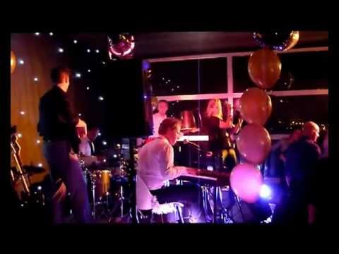 Murph & The MagicTones - House Party medley