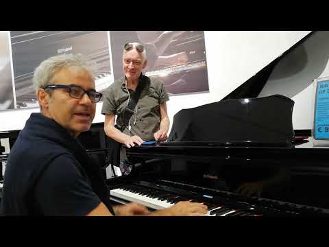 Christof plays Roland GP 609