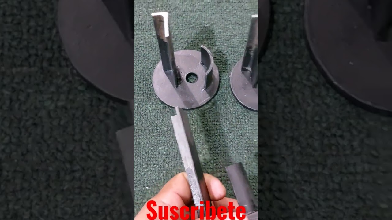 Base metálica para postes de aluminio