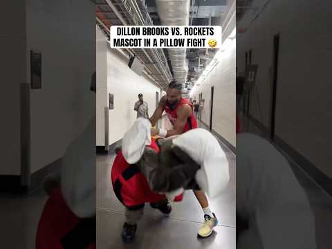 Dillon Brooks and Clutch going at it 😂 (via @OfficialRockets)