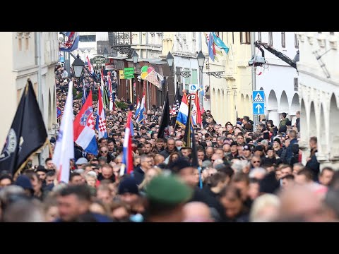 Kolona sjećanja prolazi vukovarskim ulicama