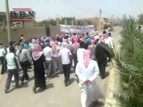 مظاهرة في بلدة البصير بمحافظة دير الزور تطالب بإسقاط النظام في جمعة "حماة الديار"