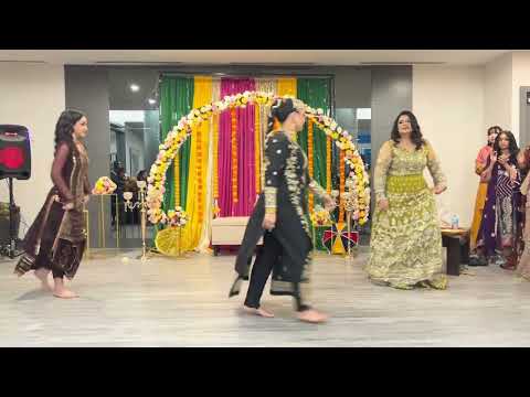 Sisters mehndi dance | Shendi | Pakistani Wedding | Dholki | 2025
