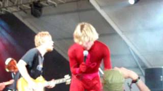 Cage the Elephant - Doctor, Doctor, Doctor &amp; Tiny Little Robots (Bonnaroo 2009)