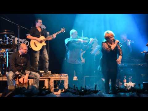 Věra Špinarová dostala lidi v kladenském kulturáku pěkně do varu