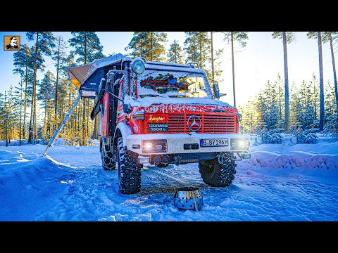 24h UNIMOG in deep snow - breakdown with snow chains | Survival Mattin