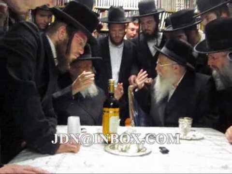 Slonimer Rebbe visiting R' Tuvia Weiss (Eidah) Chief Rabbi of Yerushalayim