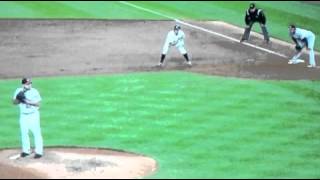 NY Yankees Brett Gardner - How To Dive Back To The Base On A Pick Off Attempt