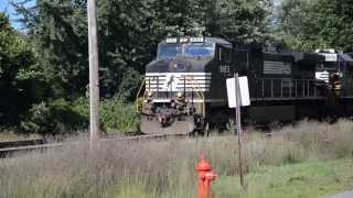 preview picture of video 'Norfolk Southern Leaving Ayer, MA with Empty Autoracks and a Nice Greeting for the Fam'