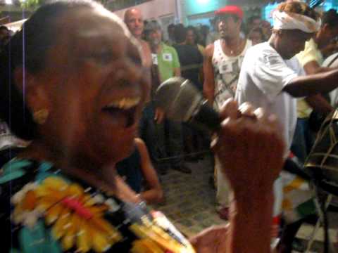 Dona Selma do Coco cantando!