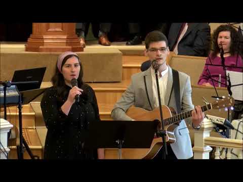 Familia Știrb - M-ai găsit pe un drum părăsit