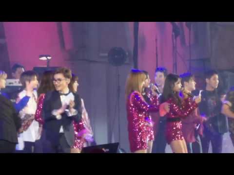 170429 - Apink receives my princess plushes - KTMF 2017