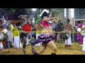 ஆட்டக்காரியை துரத்தும் ஆட்டக்காரன் �