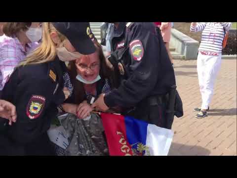 Жесткие задержания в Екатеринбурге на акции в поддержку Хабаровска