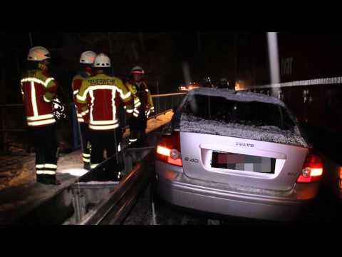 Schneefälle behindern Verkehr auf B31