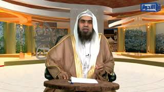 صورة شاب تمنعه أمه من الحج خوفا عليه فهل يلزمه طاعتها ؟