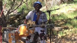 preview picture of video 'One Man Band at Easter Weekend Gathering, Finegold, California'