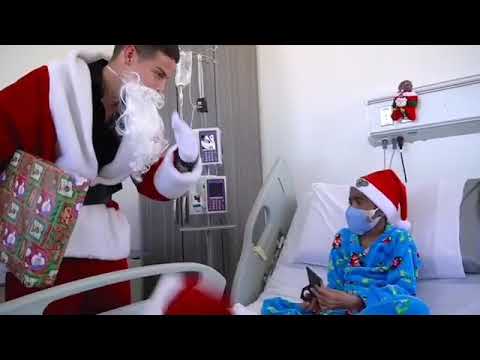 James Rodriguez disfrazado de Papa Noel
