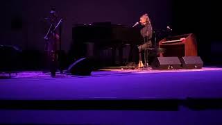 Download lagu Kathryn Joseph - Tell My Lover live at the Gardyne Theatre, Dundee on 4th February 2022 mp3