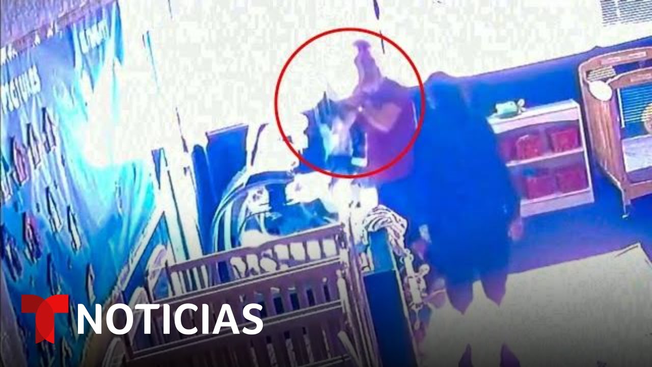 Captan a una cuidadora golpeando a un bebé en una guardería | Noticias Telemundo