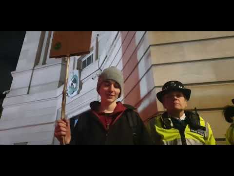 #ExtinctionRebellion 9/4/2022 - Bearing witness as police come in and arrests of #Protectors begin.