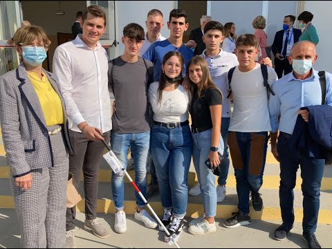 “Tutti a scuola”, ecco i ragazzi dell’Ist. Vinci di Nicotera inventori della “Bat-stick”
