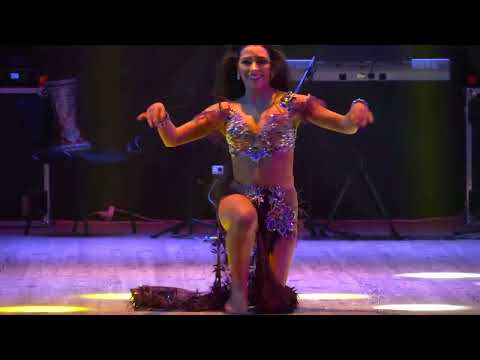 Spectacular belly dance show by Margo