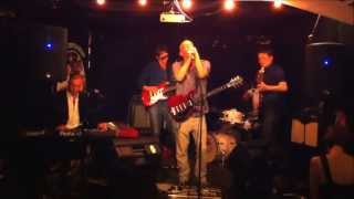 Model workers - plays Magazines &quot;Because You´re Frightened&quot;