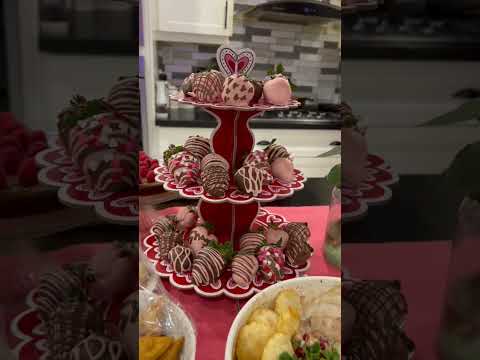 Chocolate covered strawberries @waheeda shakil