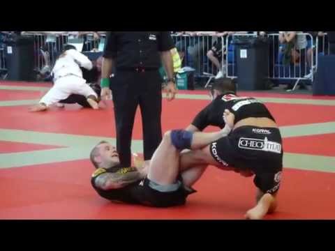 Marco Canha vs Arek Zienkiewicz - FINAL - IBJJF London Open No-Gi 2014 - Black Master 1 - Light