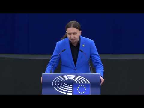Łukasz Kohut krytykuje PiS i Solidarną Polskę w sprawie KPO