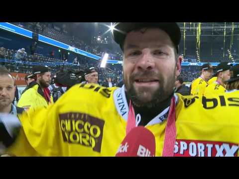 SCB-Plüss verabschiedet sich singend