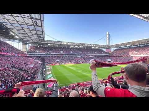 1.FC Köln gegen Leverkusen 24.10.2021 Hymne 1. mal Vollauslastung nach Corona