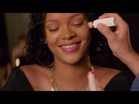 PORTABLE HIGHLIGHTER BRUSH | FENTY BEAUTY