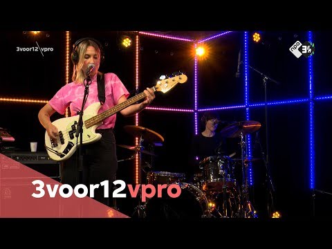 Ali Barter - live at 3voor12 Radio