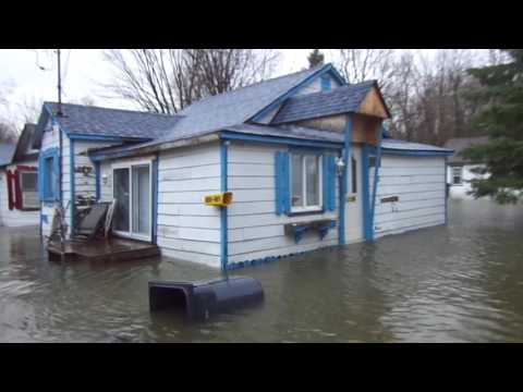 FLOODED HOUSE! MAISON INONDÉ! (Pointe-Calumet, Qc) May/may 2017