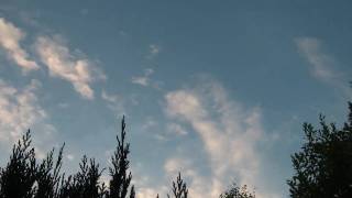 preview picture of video 'Moving clouds 2 HD [Samsung HMX H200 test]'
