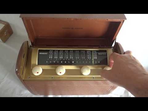 General Electric GE model 250 restored (vintage portable tube radio from 1946)
