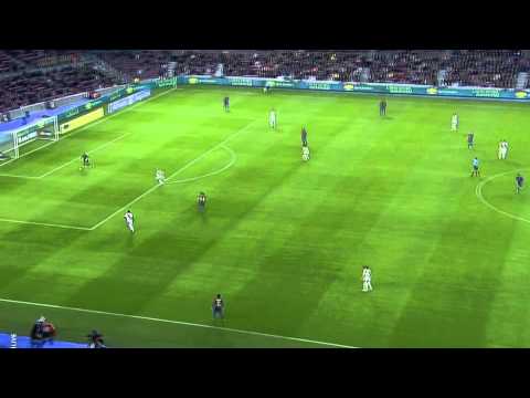 Iniesta and Xavi Vs Rayo Vallecano (29.11.11)