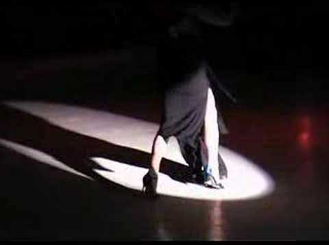  Andrea Misse  and  Leandro Palou  are  dancing  to  the  milonga  "  Milonga De Mis Tiempos  "