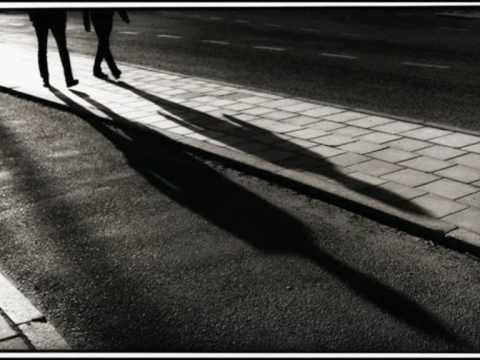 Είμαι σκιά που γυρνά-Μιχάλης Χατζηγιάννης