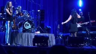 Download lagu Old Town (The Corrs) - Live in Singapore 2025 mp3