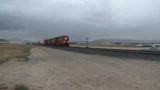preview picture of video 'BNSF Intermodal Near Tehachapi Summit HD'